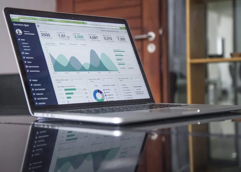 data analytics kit digital 768x547